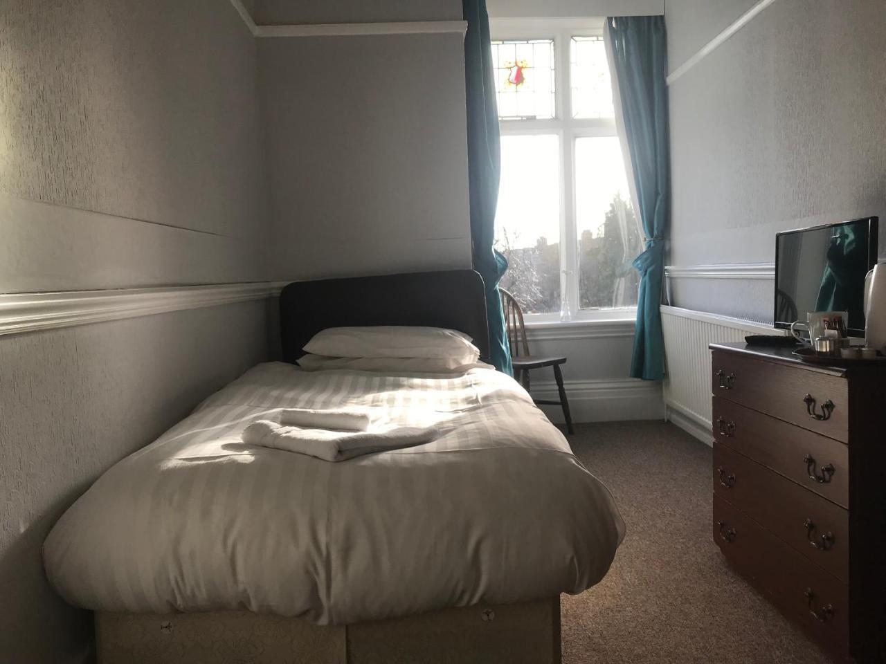 Queen Victoria Hotel Wolverhampton Dış mekan fotoğraf
