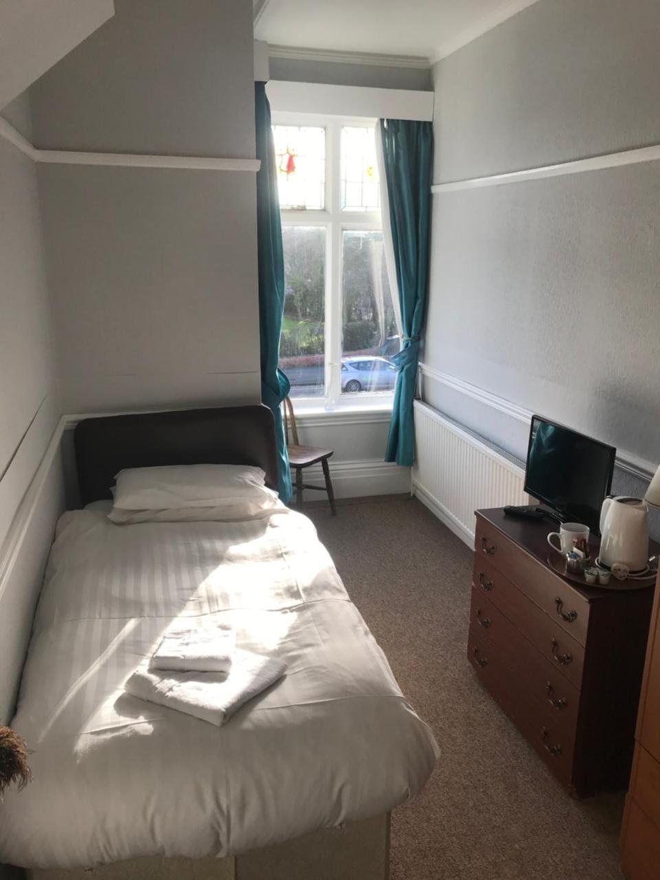 Queen Victoria Hotel Wolverhampton Dış mekan fotoğraf
